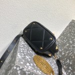 Valentino Garavani Roman Stud - Image 7