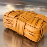 BOTTEGA VENETA BV Candy Arco Tote Bag - Image 6