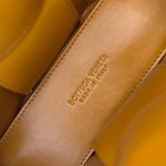 BOTTEGA VENETA BV Candy Arco Tote Bag - Image 7