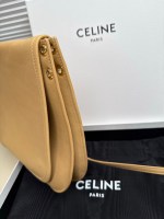 Celine SOFT TRIOMPHE BESACE - Image 3