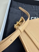 Celine SOFT TRIOMPHE BESACE - Image 5