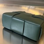 BOTTEGA VENETA BV Candy Arco Tote Bag - Image 8