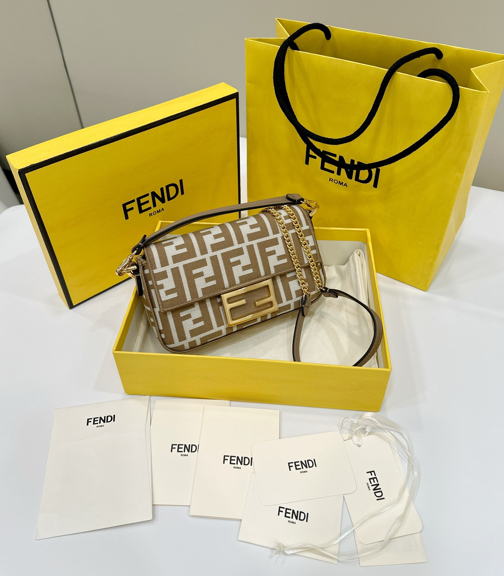 HSC-38ACE87A0FD7 Fendi Baguette Bag - Image 1