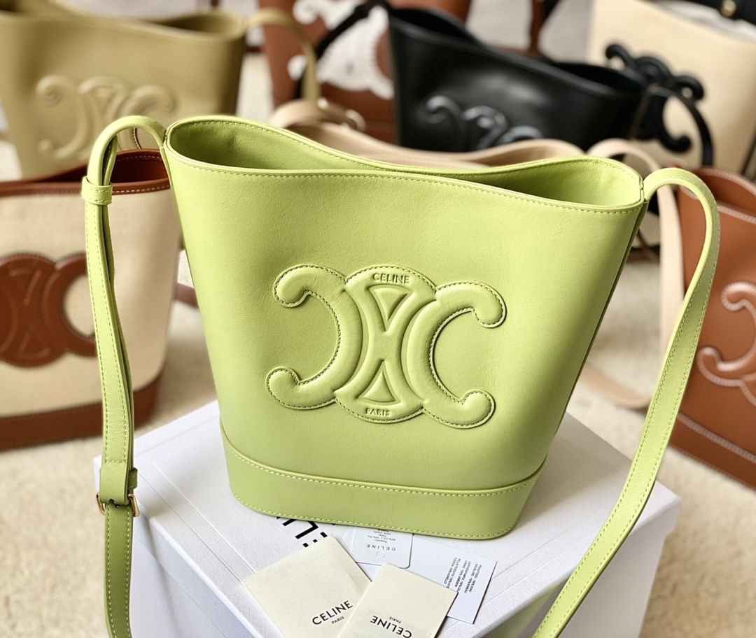 HSC-392C309C623D CELINE BUCKET CUIR TRIOMPHE BAG - Image 1