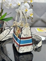 Dior Medium Lady D-Lite bag - Image 3