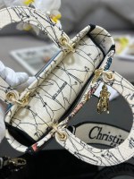 Dior Medium Lady D-Lite bag - Image 8