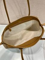 Large leather tote bag with zipper closure - Image 7
