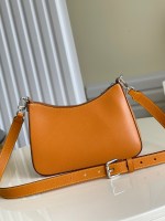 Louis Vuitton Marelle Handbag - Image 4
