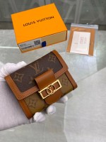 Louis Vuitton Wallet - Image 9