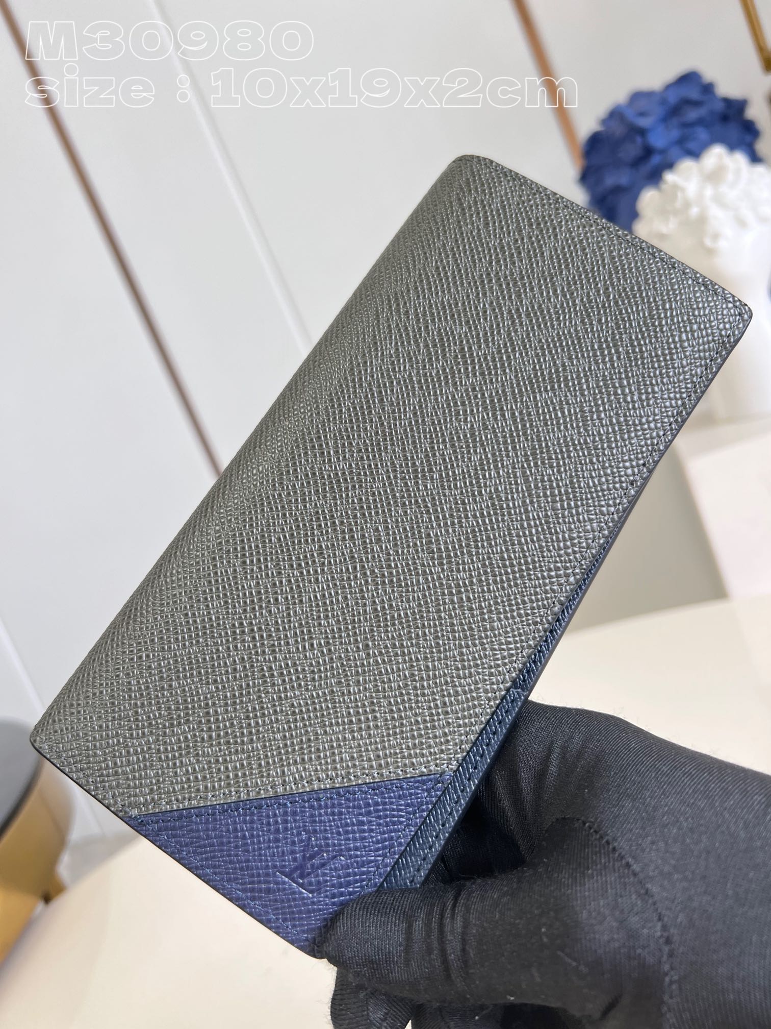 HSC-401159A3F971 Louis Vuitton Brazza Wallet - Image 1