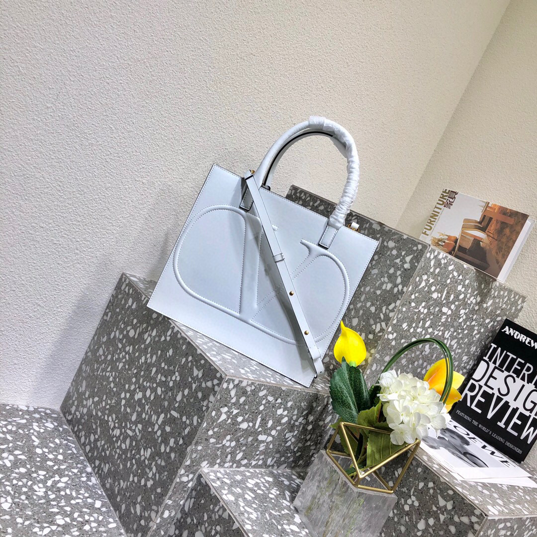 HSC-42A02F566B9F Valentino Garavani Walk Tote - Image 1