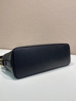 Prada Large leather tote bag - Image 6