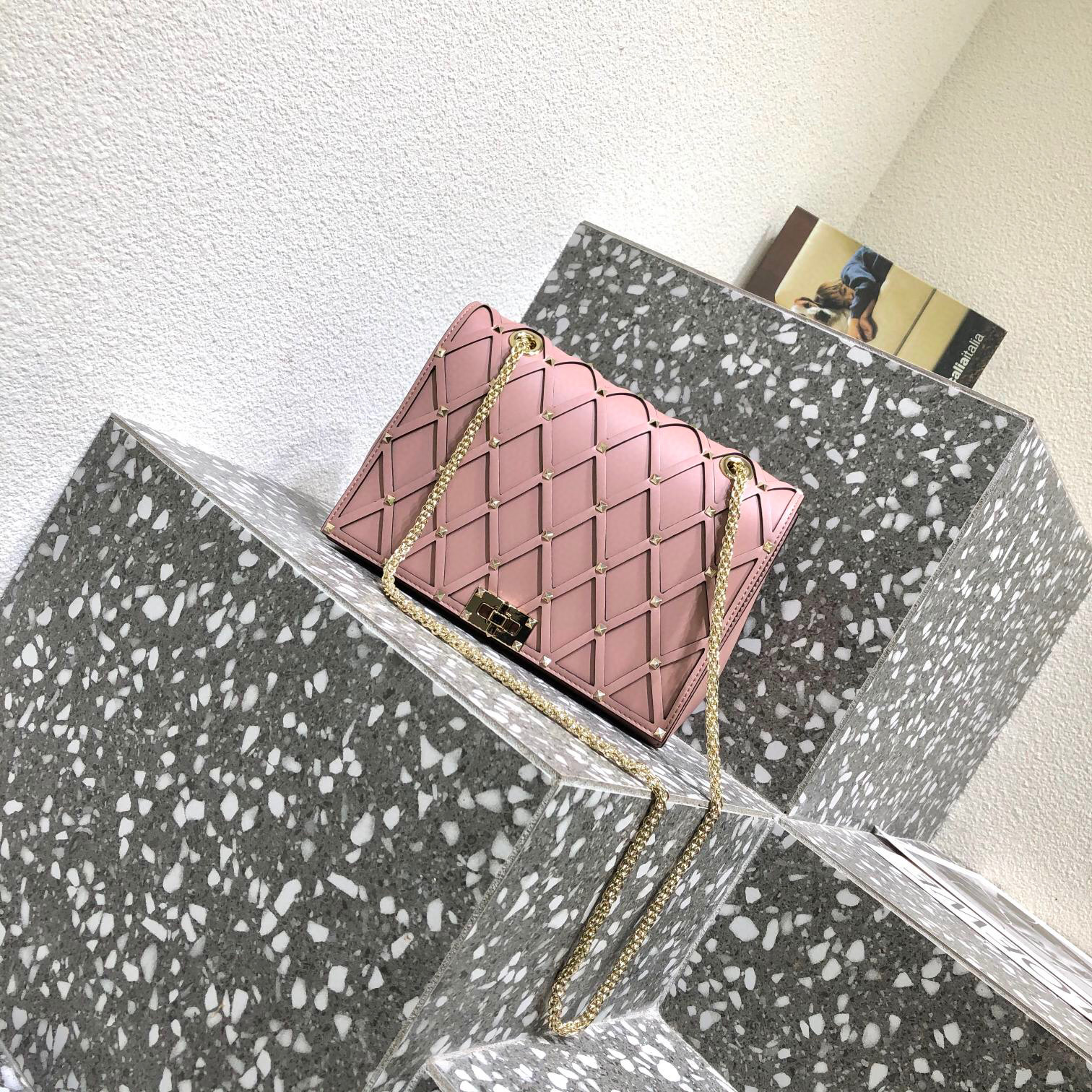 HSC-4C08FFB85082 Valentino Beehive - Image 1