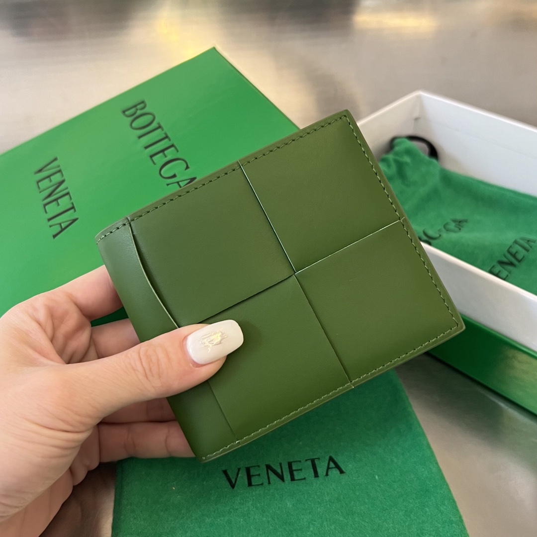 HSC-4DAF10439A5F Bottega Veneta BV Cassette Bi-Fold Wallet - Image 1