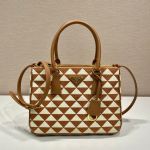 Medium Prada Galleria Saffiano leather bag