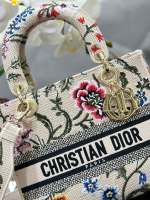 Dior Medium Lady D-Lite bag - Image 5
