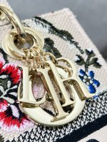 Dior Medium Lady D-Lite bag - Image 6