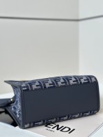 Fendi Sunshine Small - Image 4