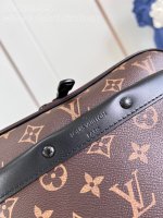 Louis Vuitton Alpha Messenger - Image 2