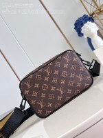 Louis Vuitton Alpha Messenger - Image 4