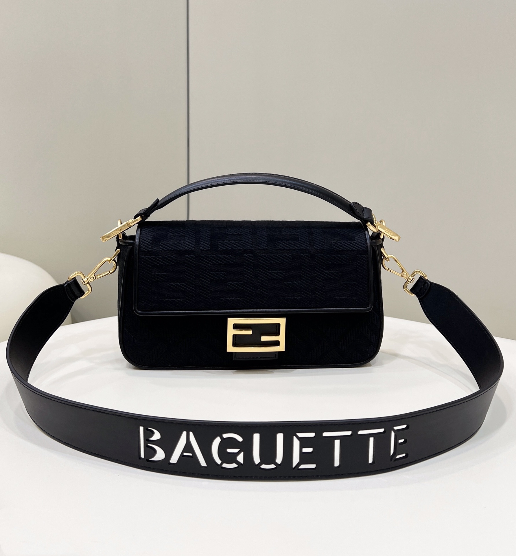 HSC-5B1CFAFEA444 Fendi Baguette FF canvas bag - Image 1