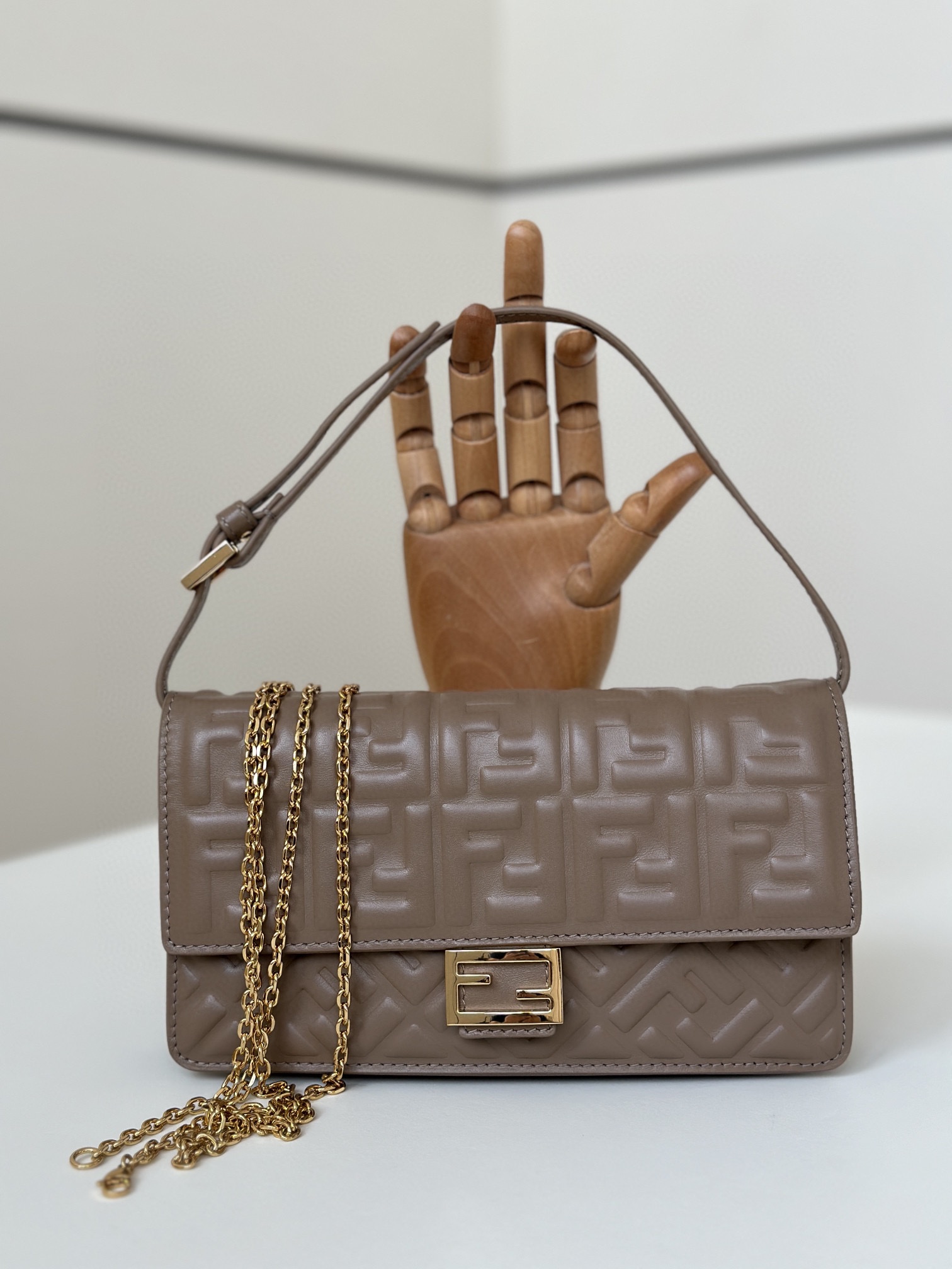HSC-5B8218D7CB77 Fendi Baguette Bag - Image 1