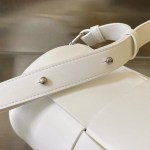 BOTTEGA VENETA BV Medium Canette bag - Image 7