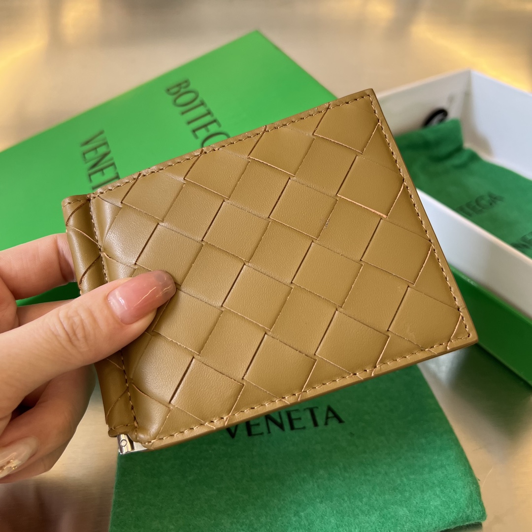 HSC-5DAEF44059C4 Bottega Veneta BV Intrecciato Bill Clip Wallet - Image 1