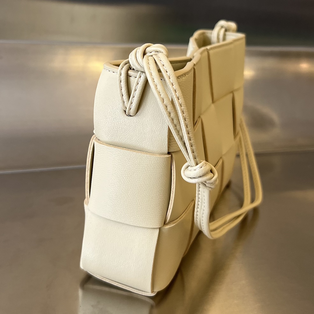 HSC-617D6FD799D3 Bottega Veneta BV Cassette Pouch On Strap - Image 1