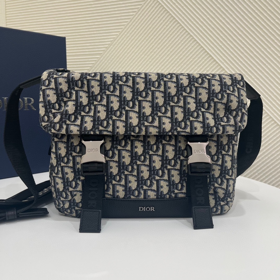 HSC-61E5B3E40554 DIOR EXPLORER MESSENGER BAG - Image 1