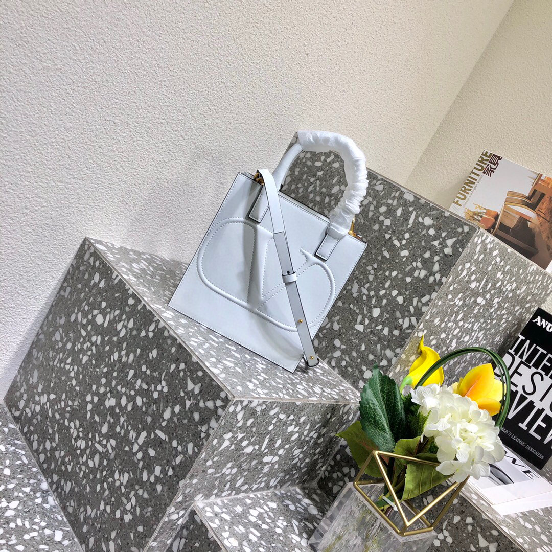 HSC-625F2C54EC94 Valentino Garavani Walk Tote - Image 1