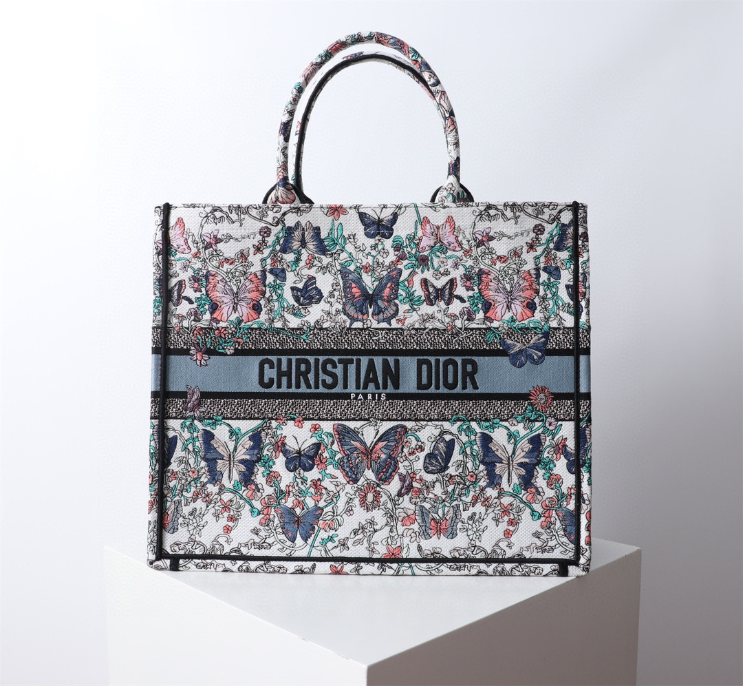 HSC-63F8732CF7AA Large Dior Book Tote - Image 1