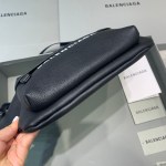 Balenciaga Waist bag - Image 4
