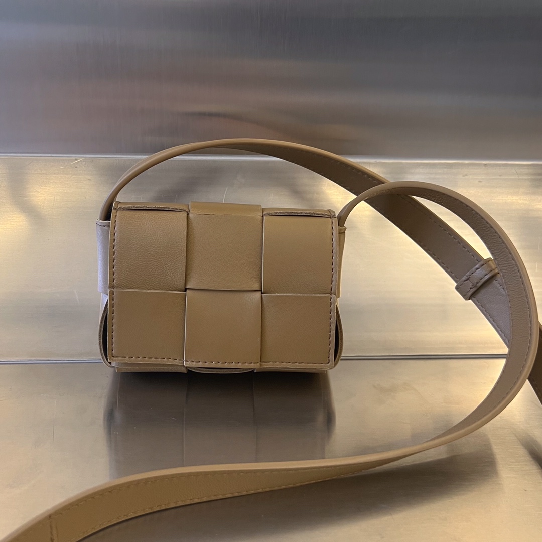 HSC-689B248A6EDC BOTTEGA VENETA BV Candy Cassette - Image 1