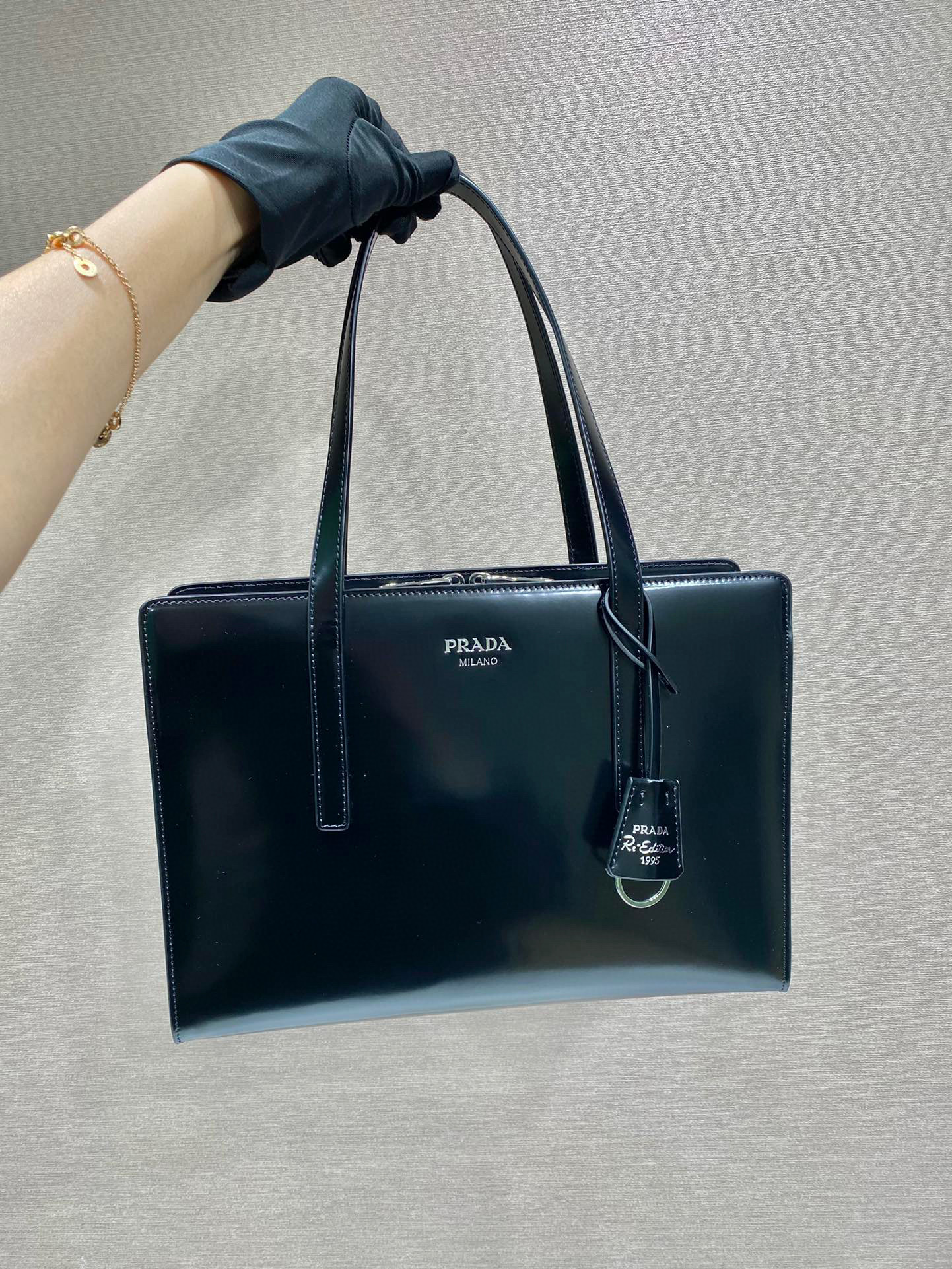 HSC-68A630C0BCFE Prada Re-Edition 1995 brushed-leather medium handbag - Image 1