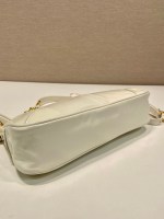 Prada Re-Edition 2002 medium leather shoulder bag - Image 9
