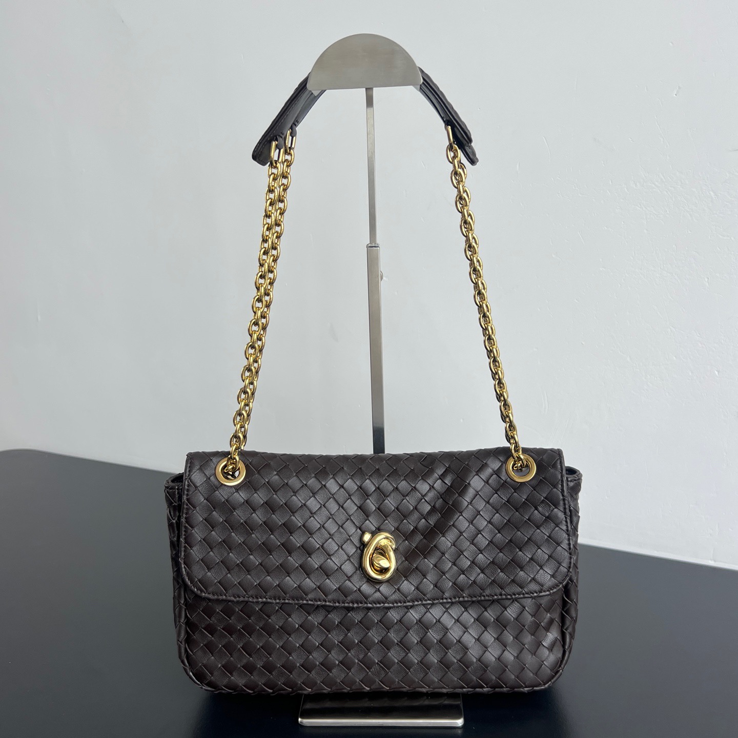 HSC-6A5920179C1A Bottega Veneta Madison Bag - Image 1
