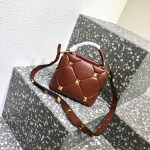 Valentino Garavani Roman Stud - Image 7