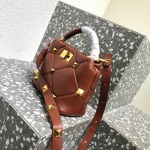 Valentino Garavani Roman Stud - Image 8