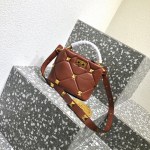 Valentino Garavani Roman Stud - Image 9
