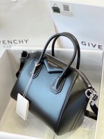 Givenchy Antigona Small - Image 2