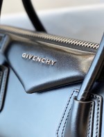 Givenchy Antigona Small - Image 7