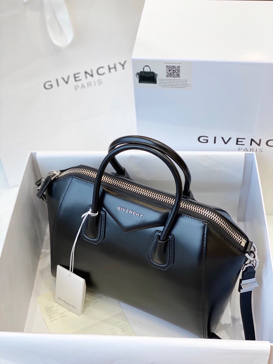 HSC-7103B4723D0B Givenchy Antigona Small - Image 1