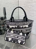 Dior HAT BASKET BAG - Image 3