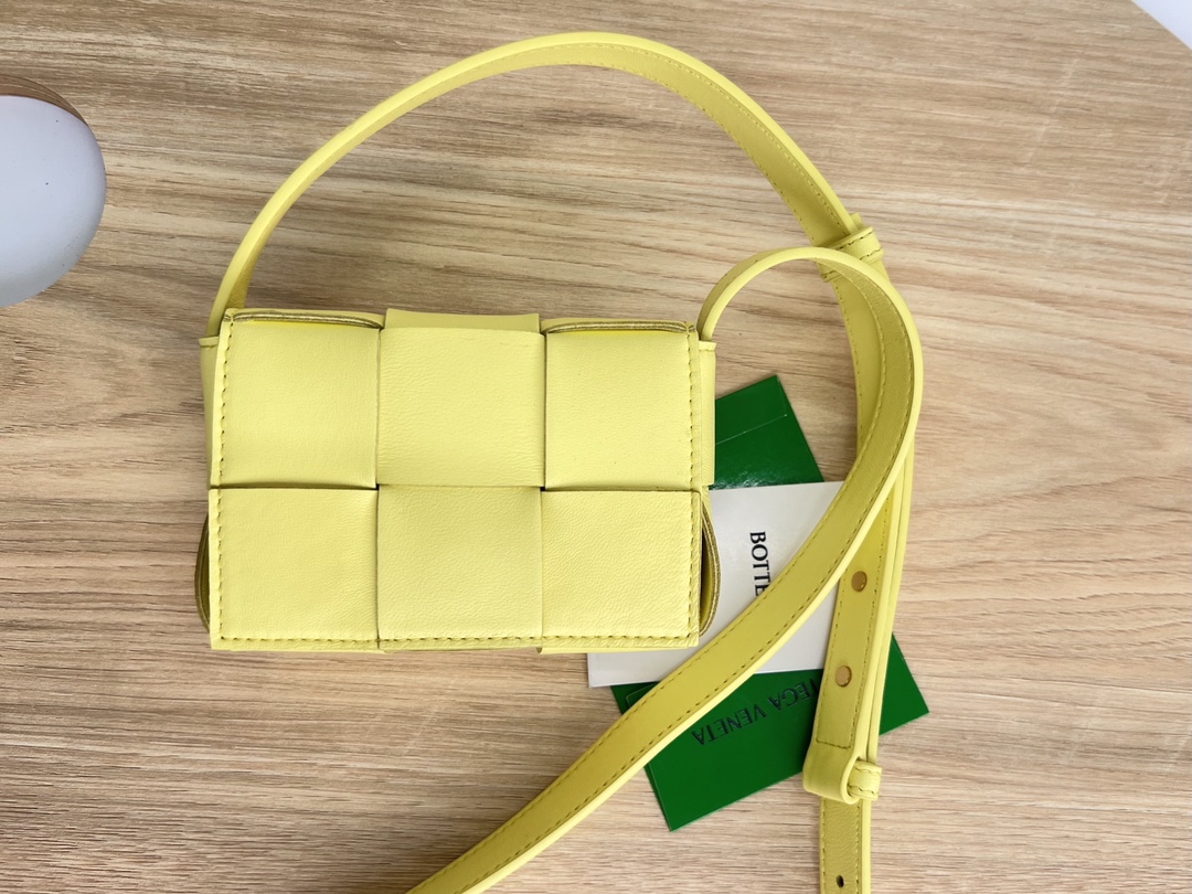 HSC-73B9E615506C BOTTEGA VENETA BV Candy Cassette - Image 1