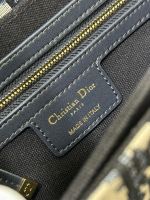 DIOR 30 MONTAIGNE AVENUE BAG - Image 9