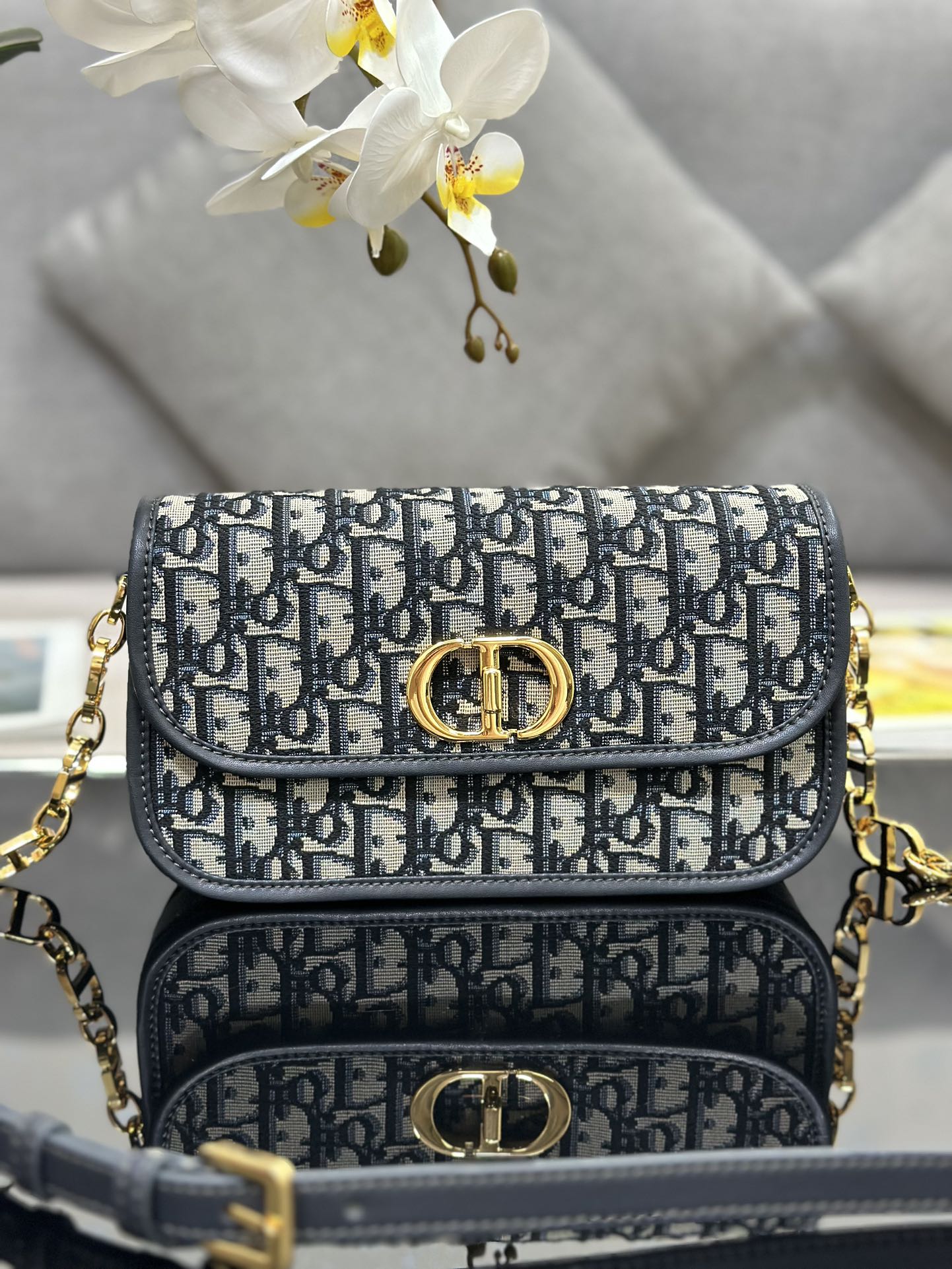 HSC-7573C704EA30 DIOR 30 MONTAIGNE AVENUE BAG - Image 1