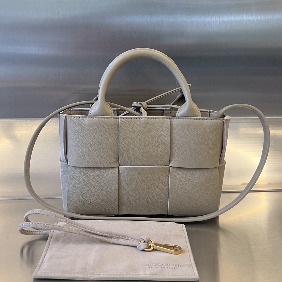 HSC-7600A4E99FF7 BOTTEGA VENETA BV Candy Arco Tote Bag - Image 1