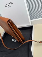 Celine SOFT TRIOMPHE BESACE - Image 3