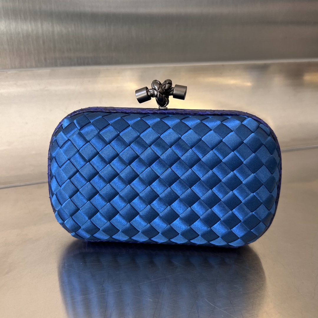 HSC-7B8C2549D6DC Bottega Veneta BV Knot Clutch - Image 1